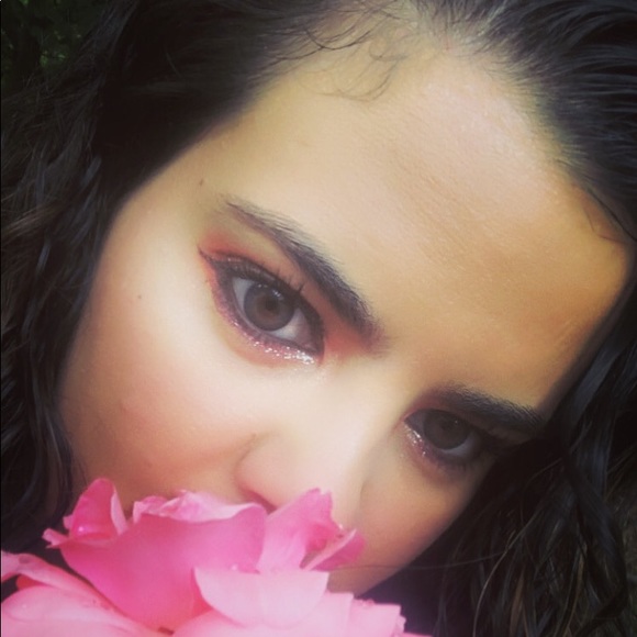 Meet your Posher, Adriana - Picture 1 of 1